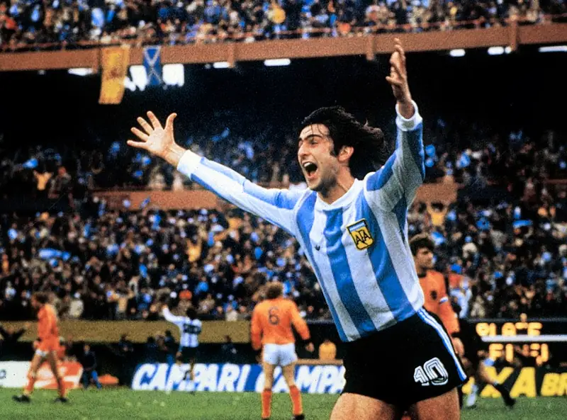 Mario Kempes Mario Kempes trong màu áo Rosario Central phần 3