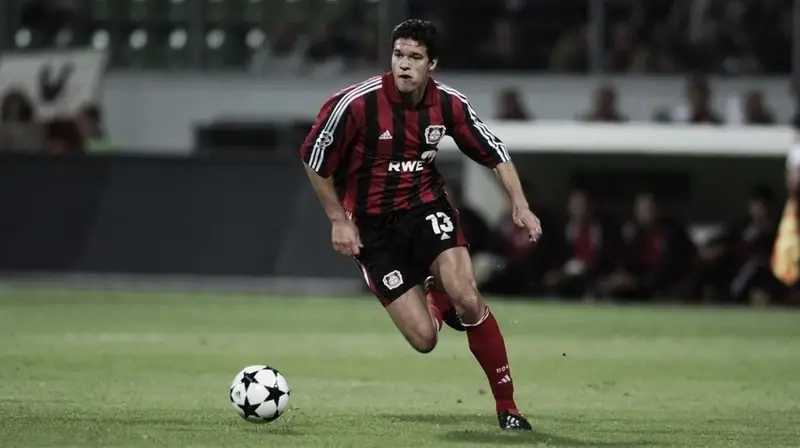 Michael Ballack: Huyền Thoại Tiền Vệ Đức Và Hành Trình Đầy Biến Động 3 Michael Ballack Michael Ballack trong màu áo Chelsea phần 4