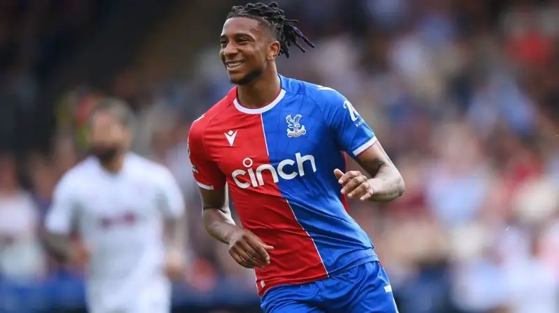 Michael Olise: Hành Trình Tài Năng Từ Anh Đến Châu Âu 3 Michael Olise Michael Olise thi đấu cho Crystal Palace phần 4
