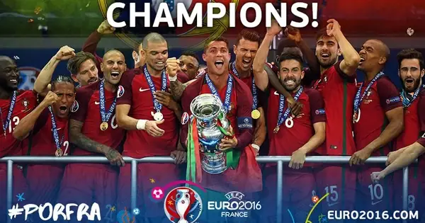 Nani: Hành Trình Kỳ Diệu Của "Phù Thủy" Cánh Tại Old Trafford 3 Nani Nani cùng Đội tuyển Bồ Đào Nha ăn mừng chức vô địch Euro 2016 phần 4