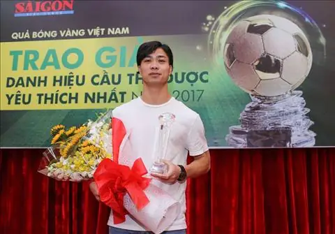 Nguyễn Công Phượng: Hành Trình Phượng Hoàng Lửa Vươn Tầm Châu Lục 3 Nguyễn Công Phượng Nguyễn Công Phượng nhận giải thưởng