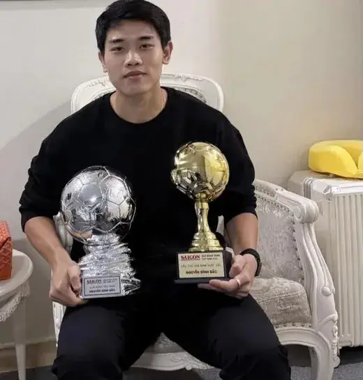 Nguyễn Đình Bắc Nguyễn Đình Bắc nhận giải thưởng