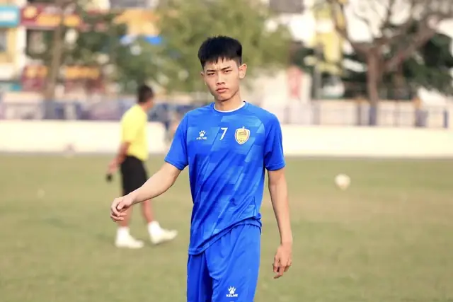 Nguyễn Đình Bắc Nguyễn Đình Bắc thi đấu cho Quảng Nam