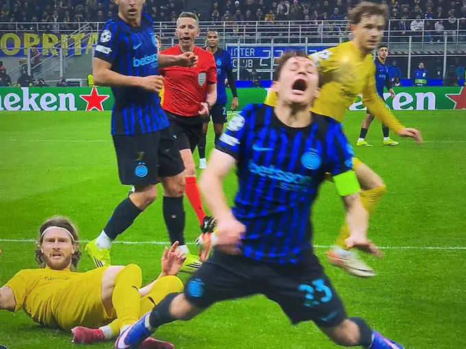 Nicolò Barella: Hành Trình Của Một Chiến Binh Giữa Sân 2 Nicolò Barella Nicolò Barella ăn mừng bàn thắng cho Inter Milan phần 3