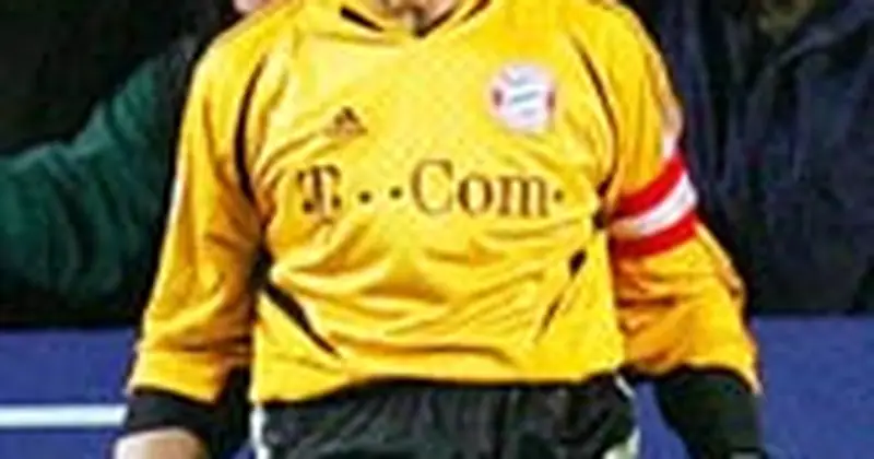 Oliver Kahn: Hành trình Vua Sân Cỏ từ Karlsruhe đến Bayern Munich 2 Oliver Kahn Oliver Kahn trong màu áo Karlsruher SC phần 3