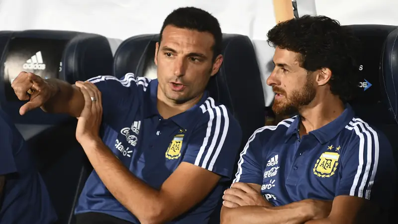 Pablo Aimar: Hành Trình Phù Thủy Sân Cỏ Argentina 3 Pablo Aimar Pablo Aimar ăn mừng bàn thắng cho Valencia phần 4
