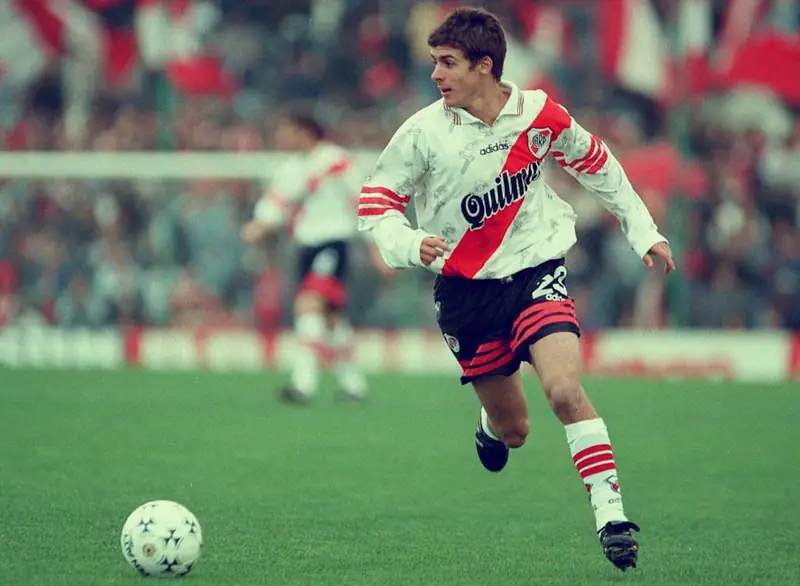 Pablo Aimar: Hành Trình Phù Thủy Sân Cỏ Argentina 2 Pablo Aimar Pablo Aimar trong màu áo River Plate phần 3