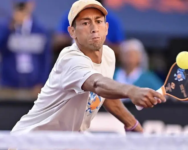 Parris Todd Vận động viên pickleball Parris Todd ăn mừng chiến thắng phần 3