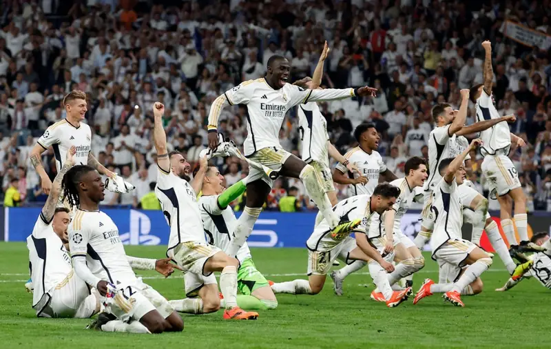 Paul Breitner: Biểu Tượng Cách Mạng Của Bóng Đá Đức 3 Paul Breitner Paul Breitner trong màu áo Real Madrid phần 4