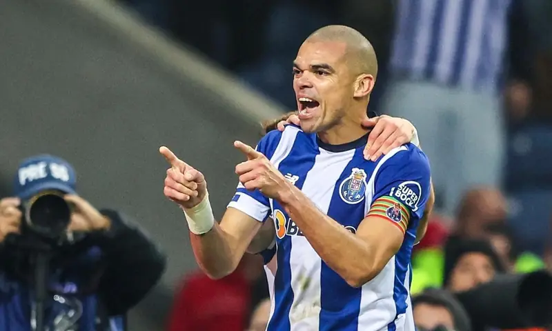 Pepe: Hành trình Lẫy lừng của Chiến binh Thép 2 Pepe Pepe trong màu áo FC Porto phần 3