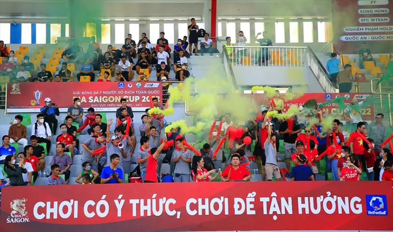 phủi thủ là gì đội bóng phủi 7 người ăn mừng bàn thắng