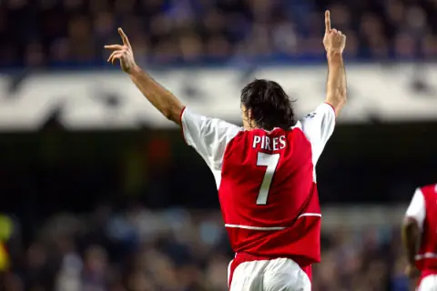Robert Pirès Robert Pirès trong màu áo Metz phần 3