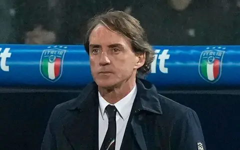 Roberto Mancini: Huyền Thoại Sân Cỏ và Hành Trình Dẫn Dắt Đội Bóng 3 Roberto Mancini Roberto Mancini chỉ đạo Inter Milan phần 4