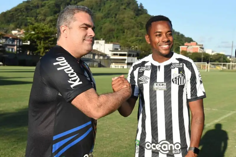 Robinho: Hành Trình Từ Thần Đồng Đến Bi Kịch Cuộc Đời 2 Robinho Robinho trong màu áo Santos phần 3