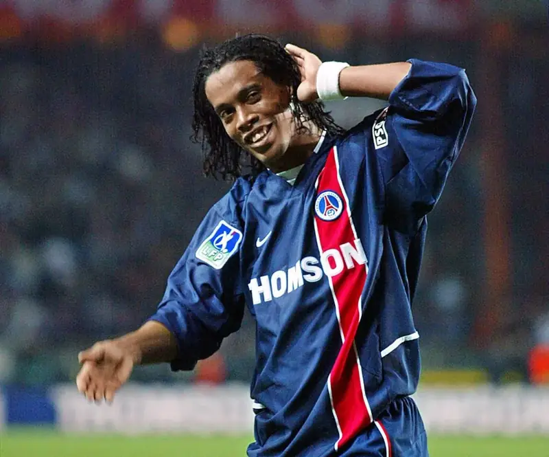 Ronaldinho Ronaldinho trong màu áo PSG phần 4