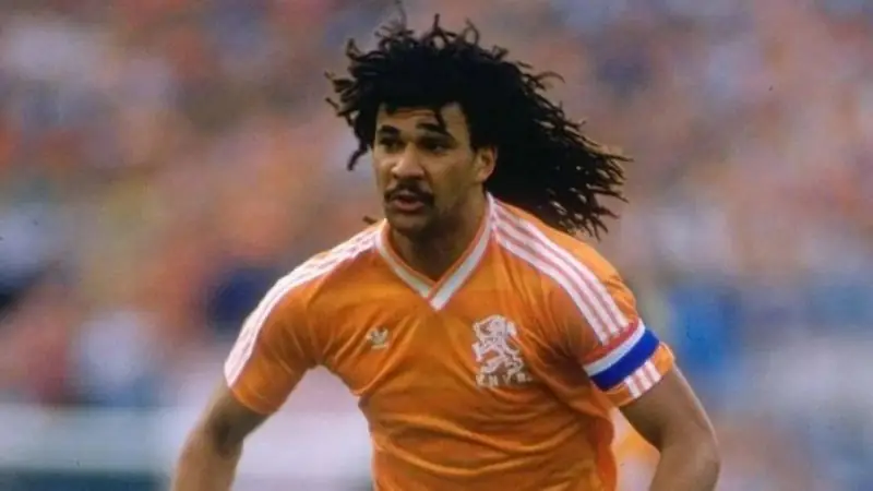 Ruud Gullit: Hành trình "Tulip Đen" vĩ đại của bóng đá Hà Lan 2 Ruud Gullit Ruud Gullit trong màu áo PSV Eindhoven phần 3
