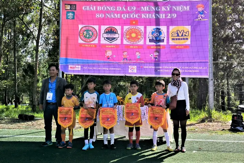 Sân bóng đá tại Đà Lạt CLB Bóng đá Ngôi Sao Sáng (Cơ Sở 1)
