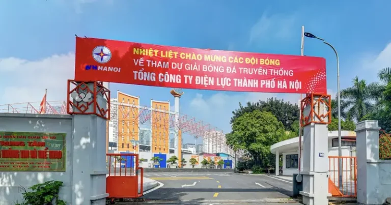 Khám phá Sân bóng đá tại Phường Đồng Xuân: Đâu là điểm đến lý tưởng cho đam mê túc cầu 2026? 1 san bong da tai phuong dong xuan san bong xuan la