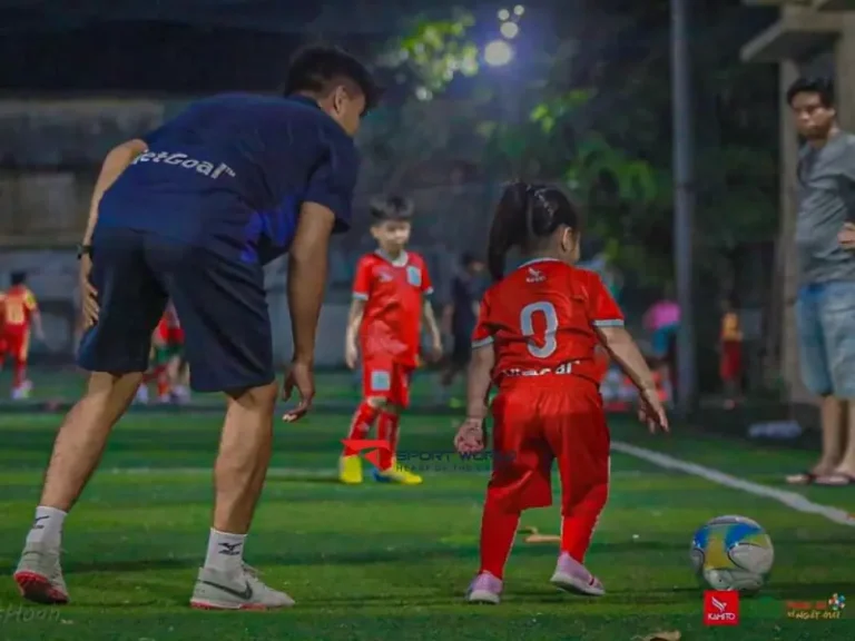 Sân bóng đá Quận 5: Khám phá địa điểm "cháy" hết mình cùng bạn bè 2026 8 san bong da tai quan 5 san bong da phong son hung vuong