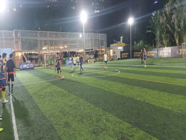 Khám Phá Sân Bóng Đá Quận 7: Top Sân Chất Lượng, Giá Tốt 2026 6 san bong da tai quan 7 san kfootball quan 7 voi mat co xanh muot