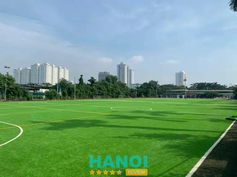 Sân Bóng Đá Đống Đa 2026: Khám Phá Top 4 Địa Điểm Chơi Bóng Chuẩn "Phủi" 2 Sân bóng đá tại Quận Đống Đa Sân bóng đá Đại học Y với mặt cỏ xanh mướt