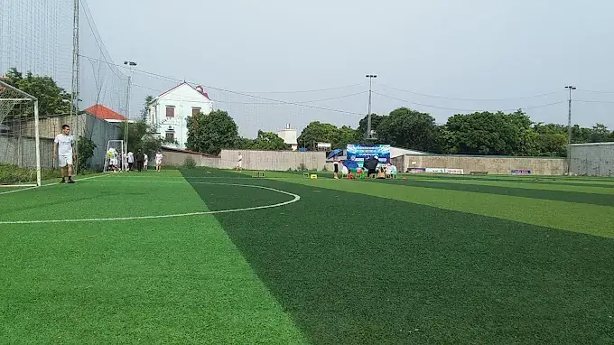 Sân bóng đá tại Vĩnh Phúc Sân bóng công ty Doanh Gia