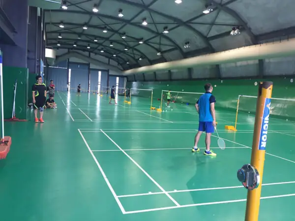 Tìm Sân Cầu Lông Hà Nội: Chuẩn 2026, Giá Tốt & Bí Quyết Chinh Phục 8 san cau long ha noi san cau long dep
