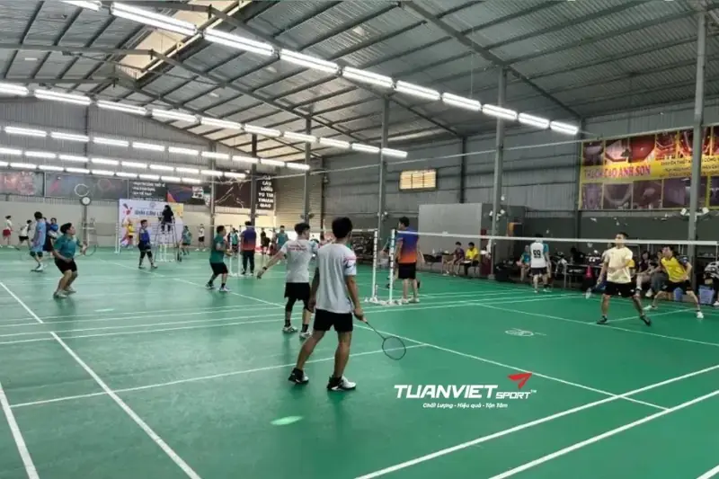 Khám Phá Sân Cầu Lông Đồng Tháp: Top 10 Điểm Đến Đỉnh Cao 2026 5 Sân cầu lông tại Đồng Tháp Sân Cầu Lông Huy Hoàng với vị trí thuận lợi