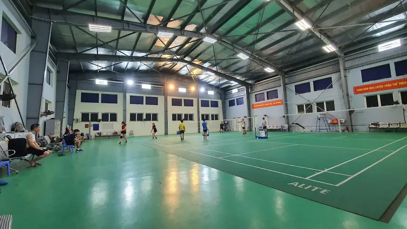 Sân cầu lông tại Hà Nội Sân cầu lông La Khê