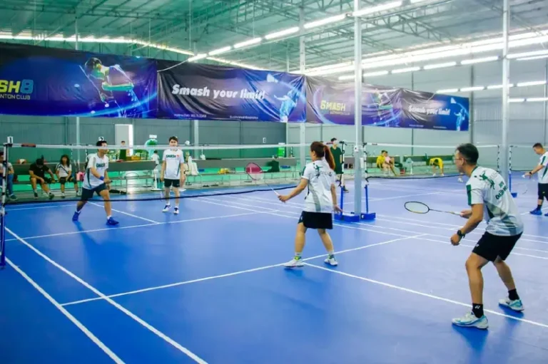 san cau long tai phu yen san cau long badminton smash nguyen tat thanh