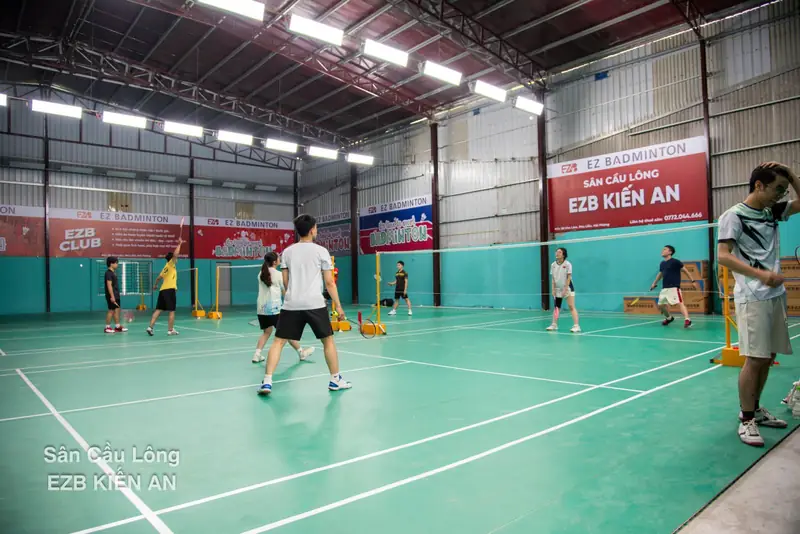 Top Sân Cầu Lông Quận Lê Chân 2026: Trải Nghiệm Đỉnh Cao 4 Sân cầu lông tại Quận Lê Chân Sân cầu lông EZB Đằng Hải