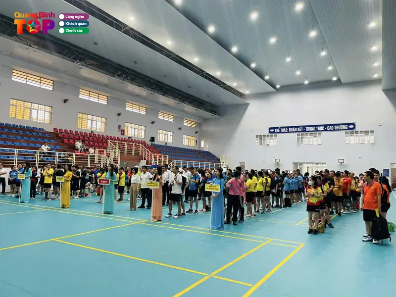 Sân cầu lông tại Quảng Bình Sân cầu lông Nhà thi đấu đa năng Đại học Quảng Bình