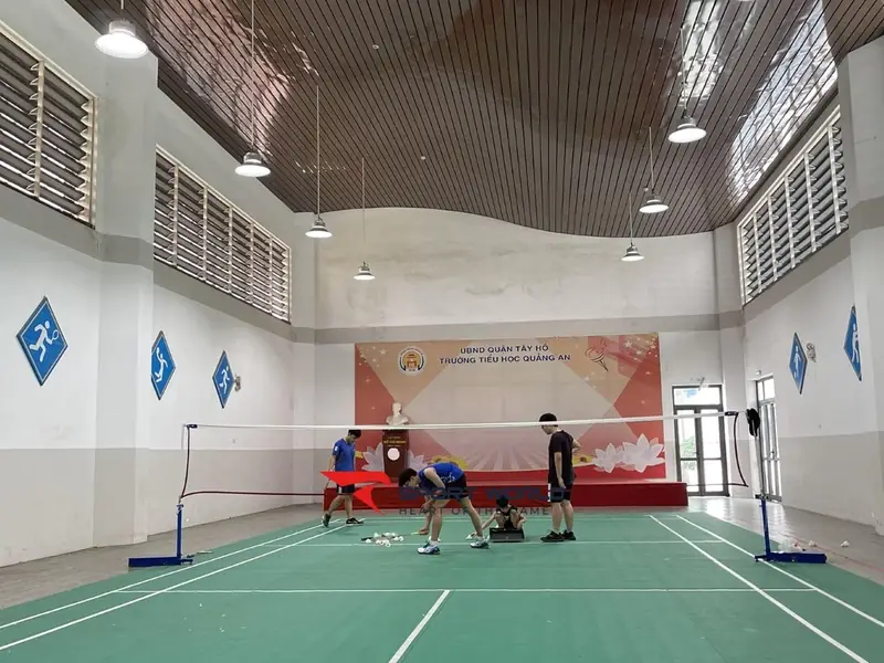 Sân cầu lông tại Quảng Bình Sân cầu lông Trung tâm Huấn luyện Công an tỉnh Quảng Bình