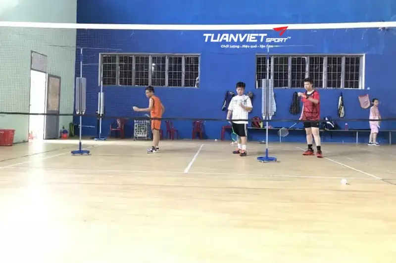 Sân Cầu Lông Quảng Ngãi: Top 10 Địa Điểm Chơi Badminton Lý Tưởng 2026 2 Sân cầu lông tại Quảng Ngãi Sân Cầu Lông Thầy Vân