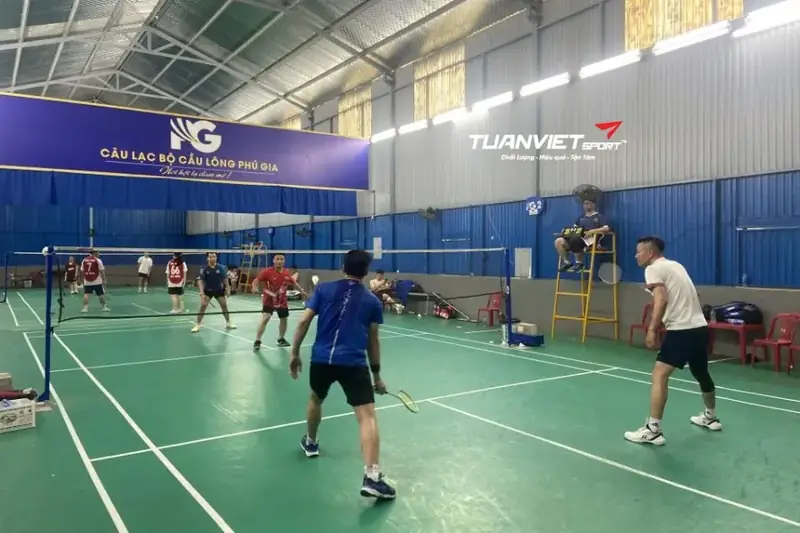 Sân cầu lông tại Quảng Ninh Sân Cầu Lông Phú Gia - Hạ Long nhìn từ trên cao