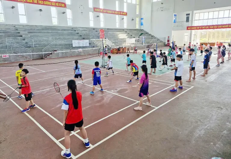 san cau long tai quang tri san cau long tan lien nhin tu tren cao