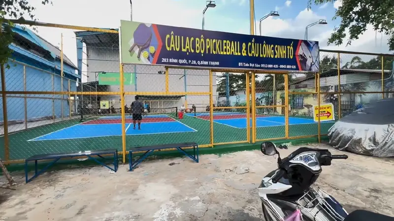 Sân pickleball tại Bình Thạnh Sân Cầu Lông - Pickleball SINH TỐ