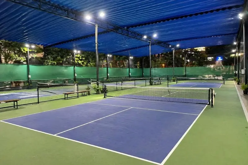Sân Pickleball Đà Nẵng 2026: Khám Phá 10 Điểm Chơi Đỉnh Cao 4 Sân pickleball tại Đà Nẵng FPT Pickleball & Coffee Club với không gian xanh mát