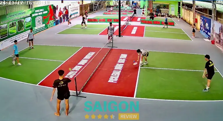 Sân pickleball tại Quận 12 Sân Pickleball Trung Mỹ Tây với lưới và vạch kẻ
