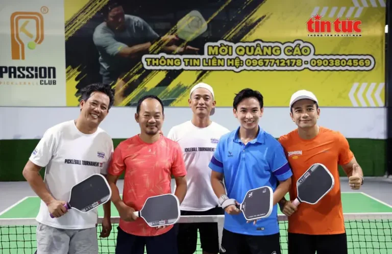 Sao Việt & HLV Pickleball: Bí Mật Sân Đấu & Khả Năng "Hái" Ra Tiền 2026 8 sao viet va hlv pickleball noi tieng sao viet choi pickleball