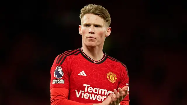 Scott McTominay: Hành trình từ học viện đến ngôi sao ĐT Scotland 2 Scott McTominay Scott McTominay trong màu áo Manchester United phần 3