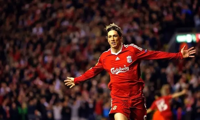 Steven Gerrard: Huyền Thoại Liverpool và Hành Trình Vĩ Đại 3 Steven Gerrard Steven Gerrard ăn mừng bàn thắng cho Liverpool phần 4