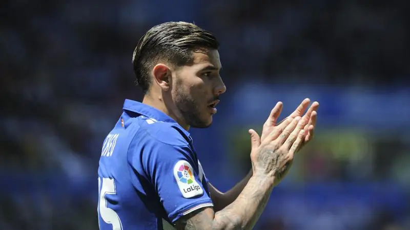 Hành Trình Thăng Hoa Của Theo Hernández: Từ Sao Mai Đến Hậu Vệ Trái Đỉnh Cao 2 Theo Hernández Theo Hernandez thi đấu cho Deportivo Alavés phần 3