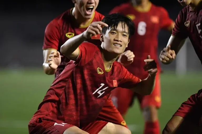Nguyễn Hoàng Đức 2026: Hé Lộ Hành Trình Bứt Phá Của Ngôi Sao Tiền Vệ 2 tieu su nguyen hoang duc nguyen hoang duc an mung ban thang