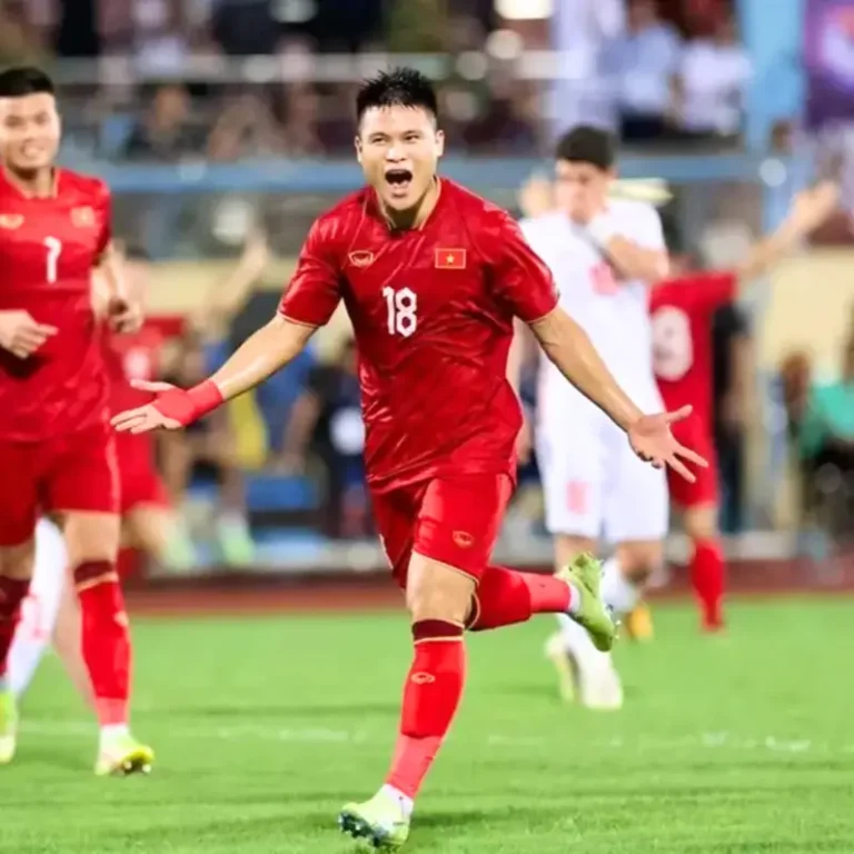 Phạm Tuấn Hải: Hành Trình Từ Tài Năng Trẻ Đến Ngôi Sao Sáng Nhất 2 tieu su pham tuan hai pham tuan hai ghi ban