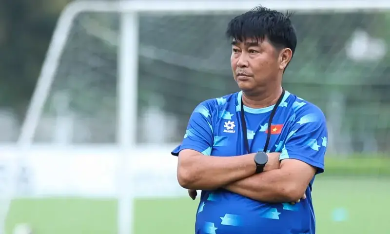 Trần Minh Chiến: Hành trình Vàng từ Sân cỏ đến Nghệ thuật Huấn luyện 2 Trần Minh Chiến Trần Minh Chiến trong màu áo CLB