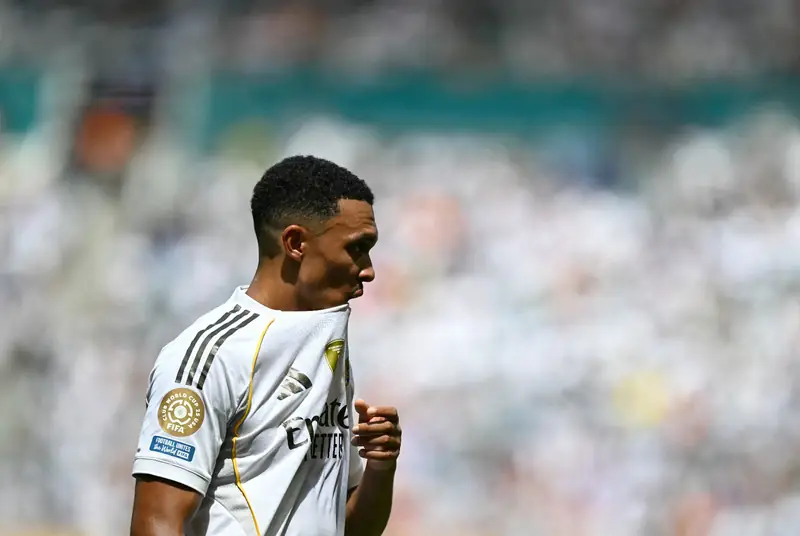 Trent Alexander-Arnold Trent Alexander-Arnold trong màu áo Real Madrid phần 4