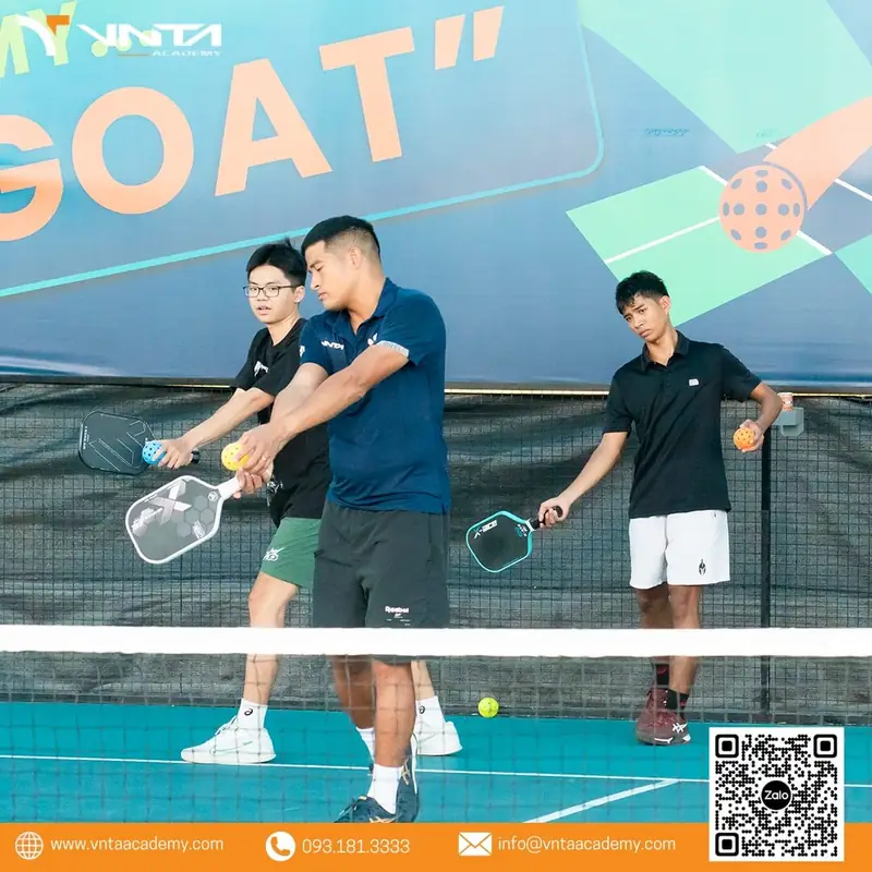 Bí Mật Tự Tập & Khóa Học Pickleball: Chinh Phục Sân Đấu Năm 2026! 3 tự tập và khóa học pickleball học viên pickleball thực hành