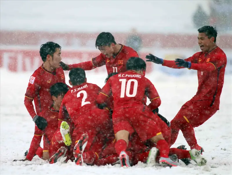 U23 Việt Nam Á Quân Châu Á 2018: Kỳ Tích Lịch Sử Hay Bài Học Đắt Giá? 2 u23 việt nam á quân u23 châu á 2018 Quang Hải sút phạt