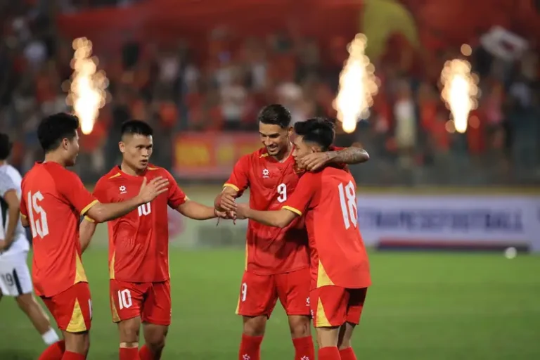 v league 2026 cau thu an mung ban thang